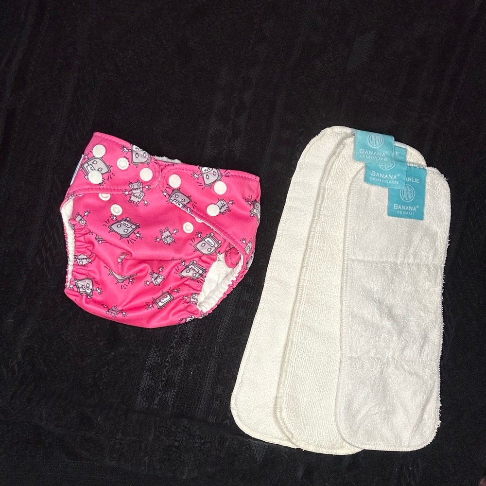 CHARLIE BANANA One-Size Diaper + 3 fleece liners. 0-36 months. Robots. Pink.
